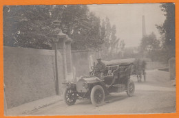 CPA   Carte Photo   Vieille Automobile   "  Conducteur Avec Son Chien "    Non écrite - Collections & Lots