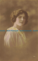 R638082 Young Woman Portrait. RP. Postcard - Mundo