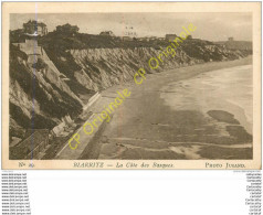 64.  BIARRITZ .  La Côte Des Basques . - Biarritz