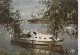 LIBOURNE LES BORDS DE LA DORDOGNE AU FOND LA VIEILLE TOUR 1978 CPSM 10X15 TBE - Libourne