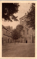 19 OBAZINE - Entree De L'eglise Et De L'abbaye [REF/S010106] - Autres & Non Classés