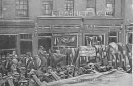 CPA ROYAUME UNI / JUIF / ISRAELITE / E.BARNETT AND Co / IN PETTICOAT LANE - Autres & Non Classés