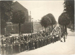 CYCLISME : COURSE PARIS VALENCIENNES LE 22 MAI 1949 , PASSAGE DU PELOTON A ? - Radsport