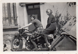 Photographie Vintage Photo Snapshot Motocyclette Moto Motocycle  - Sonstige & Ohne Zuordnung