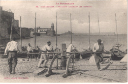 FR66 COLLIOURE - Labouche 33 - Pêcheurs Amarrant Les Bateaux - Animée - Belle - Collioure