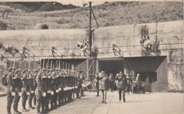 Cpa Le Général Colson Inspectant Un Ouvrage Fortifié - 1939-45