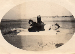 Photographie Vintage Photo Snapshot Plage Beach Maillot Bain Mode  - Lieux