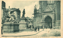 57 - Metz - Statue De Fabert Et Portail De La Cathédrale - Animée - CPA - Voir Scans Recto-Verso - Metz