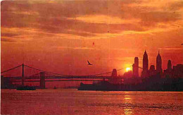 Etats Unis - New York - Sunset Over New York City - CPM - Voir Scans Recto-Verso - Otros & Sin Clasificación