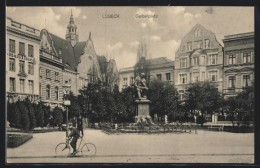 AK Lübeck, Radfahrer Auf Dem Geibelplatz  - Lübeck