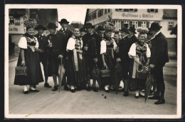 AK Lossburg /Schwarzwald, Lossburger Trachten, Gruppenbild Vor Dem Gasthaus Zum Ochsen  - Other & Unclassified