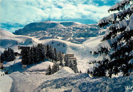 38 - Chamrousse - Les Pistes Et La Croix - Hiver - Neige - CPM - Voir Scans Recto-Verso - Chamrousse