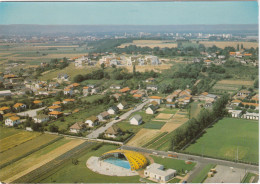 CHASSIEU. Vue Aérienne. Au 1er Plan,la Piscine - Autres & Non Classés