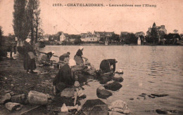 CPA - CHÂTELAUDREN - Lavandières Sur L'étang - Edition E.Hamonic - Châtelaudren