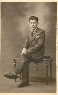 CARTE PHOTO - JEUNE HOMME - Photographs