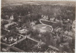 Orne : BAGNOLES  De  L '  Orne  -  Vue  Aérienne Vers La Place Centrale, Hotel Beauséjour - Bagnoles De L'Orne