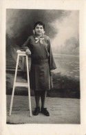 CARTE PHOTO - Femme - Uniforme - Carte Postale Ancienne - Photographie