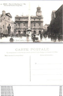 13 - Bouches-du-Rhône - Arles - Place De La République Le 1 Er Mai.L' Arrivée Des Hussards Et Le Grévistes - Arles