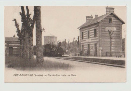 85 - PUY LE SERRE - Entrée D'un Train En Gare Animé Bon état - Autres & Non Classés