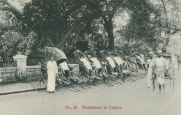 CARTE POSTALE ORIGINALE ANCIENNE : SRI LANKA (CEYLON) RICKSHAWS IN CEYLON LES POUSSE POUSSE HUMAINS - Sri Lanka (Ceilán)