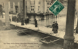 PARIS CRUE DE LA SEINE LE PONT DE BATEAUX CONSTRUIT PAR LE GENIE - Inondations De 1910
