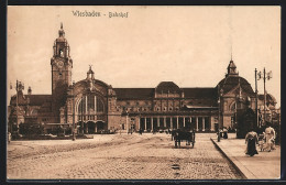 AK Wiesbaden, Bahnhof Mit Vorplatz  - Wiesbaden