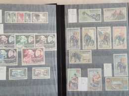 Collection De Timbres Du Laos En Album , Bonne Cote - Collections (en Albums)