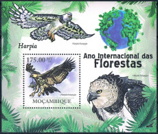 Bloc Sheet Oiseaux Rapaces Aigles Harpie Eagles Harpia   Neuf  MNH ** Mocambique Mozambique  2011 - Adler & Greifvögel