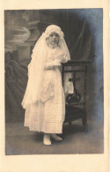 CARTE PHOTO - Fille - Communion - Carte Postale Ancienne - Photographs