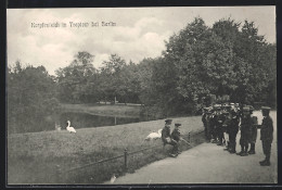 AK Treptow Bei Berlin, Karpfenteich Mit Kindern  - Treptow