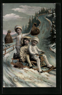 AK Kinder Mit Geldsäcken Sitzen Auf Einem Schlitten  - Wintersport
