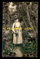 76 - FEMME EN COSTUME FOLKLORIQUE - CACHET DU TREPORT - CARTE PHOTO ORIGINALE - Le Treport