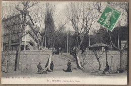 CPA 34 - BEZIERS - Sortie De La Gare - TB PLAN Escalier ANIMATION + Terrasse Café Léon - Beziers