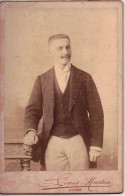 CARTE CDV - Portrait D'un Homme à Identifier - Taille 108 X 165 - Edit. Louis Martin Succ.Nantes - Alte (vor 1900)