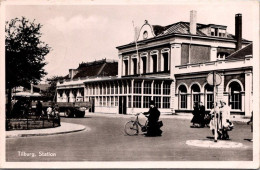 Station Met Volk, Tilburg 1953 (NB) - Tilburg