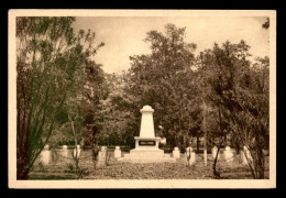 DAHOMEY - NATITINGOU - LE MONUMENT AUX MORTS - Dahomey