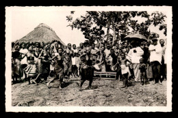 DAHOMEY - DANSES PRES DE PORTO NOVO - Dahomey