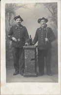 Carte Photo écrite En 1908 Et Postée De L'Isère  (N° 22 Sur Le Col De Veste) - Personnages