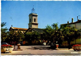 CPSM  Dentelée 10.5 X 15 Hérault  MARSEILLAN  L'Eglise Saint Jean Baptiste Et Le Parking   4cv Renault - Marseillan