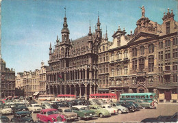 *CPM - BELGIQUE - BRUXELLES - Grand'Place: La Maison Du Roi Et Les Maisons Des Corporations - Nombreux Véhicules - Monuments, édifices