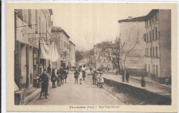 D 83. PIERREFEU. RUE  REPUBLIQUE - Autres & Non Classés