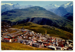 CPSM  10.5 X 15 Isère L'ALPE D'HUEZ  1850m Vue Partielle De La Station            Eglise - Andere & Zonder Classificatie