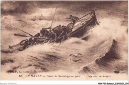 AHYP10-0823 - BATEAUX - LE HAVRE - CANOT DE SAUVETAGE EN PERIL - Guerre