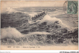 AHYP10-0818 - BATEAUX - EN MER - BATEAU DE SAUVETAGE - Guerre