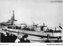 AHDP1-BATEAUX DE GUERRE MARINE CARTE PHOTO-0006 - HOLLANDE - CP SOUPLE - EVENTSEN EVERTSEN - Warships