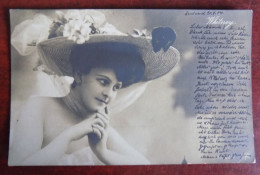 Carte Photo ; Femme " Whitney " - Chapeau - Art Nouveau - Obl. Breslau 1904 - Femmes