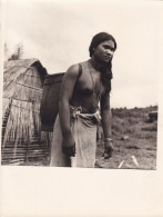 Real Photo Topless Girl Wearing Oselry Hood On Her Back . Laos ? Indochina Tribe  ? Fille Seins Nus Tribu  Panier Osier - Azië