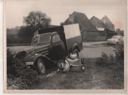 REF ENV15 Photo Originale 24 X 18 Cm Accident Camionette Et Vespa Dordogne - Automobile