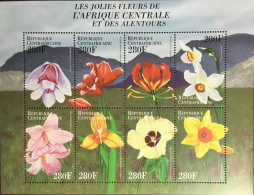 Central African Republic 2000 Flowers Sheetlet MNH - Autres & Non Classés