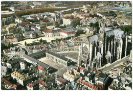 57 . N° 41890 . Metz La Cathedrale Et Place Du Marché . Cpsm 10 X 15 Cm - Metz